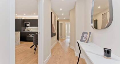 Modern 2 bedroom apartment with free parking