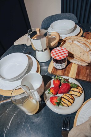 Unclassified image, 3 of 53, button