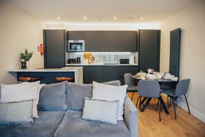 Unclassified image, 5 of 48, button - Modern 2 bedroom apartment with free parking (Edinburgh)