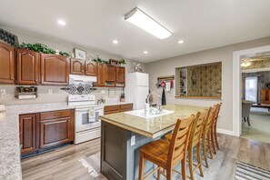 House (3 Bedrooms) | Interior