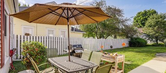 Walkable Group Getaway w/ Bikes in West Liberty!