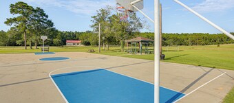 Relax By the Lake: Quiet East Texas Retreat