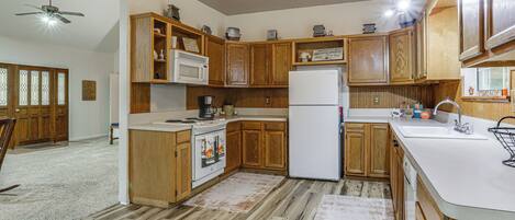 House (2 Bedrooms) | Interior