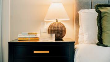 2 bedrooms, iron/ironing board, travel cot, WiFi