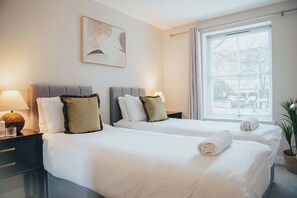 Unclassified image, 4 of 66, button