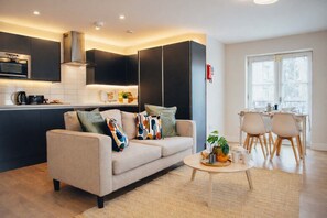 Unclassified image, 2 of 66, button