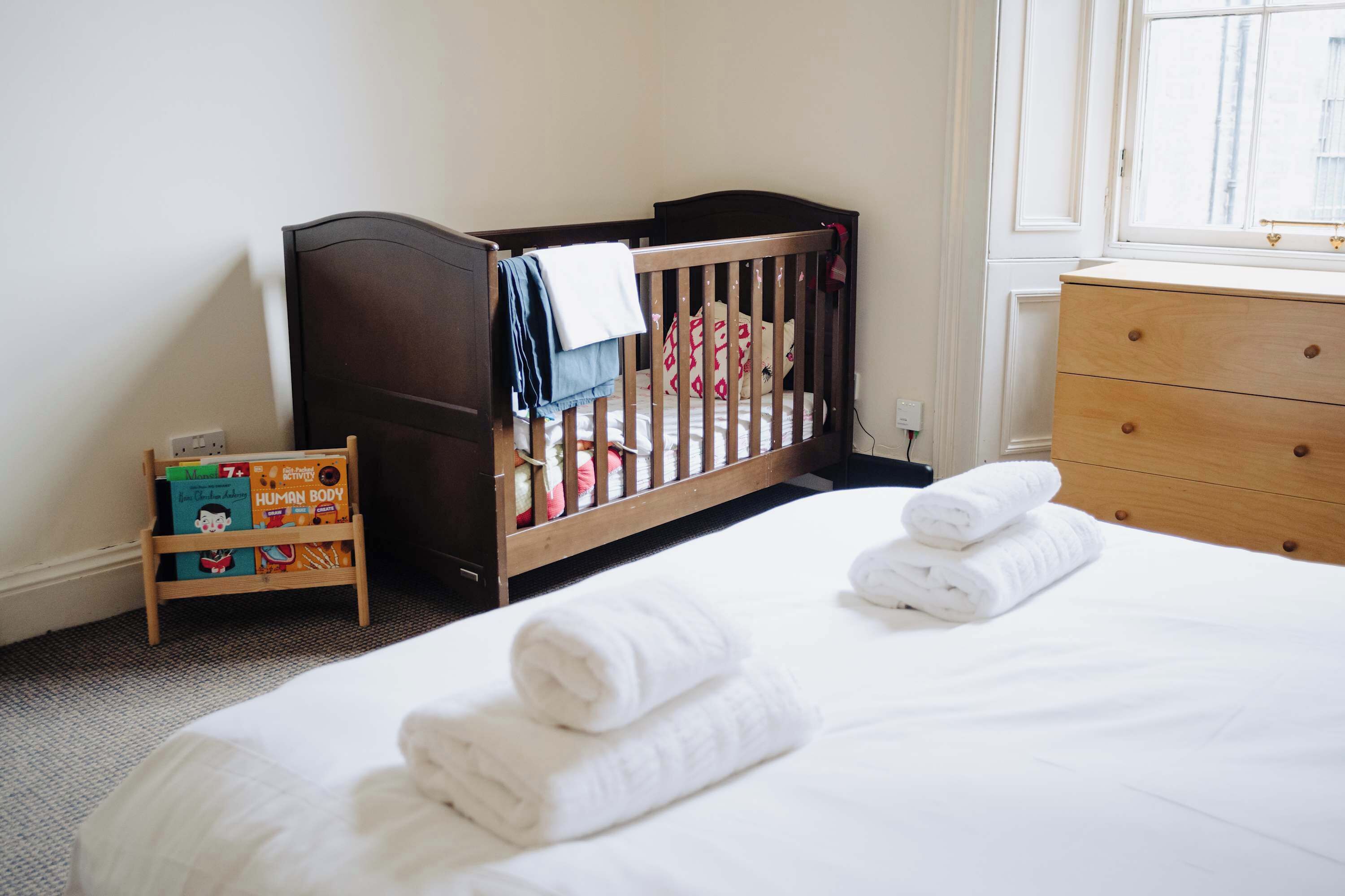 2 Schlafzimmer, Schreibtisch, Bügeleisen/Bügelbrett, WLAN