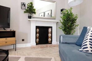 テレビ、書斎 / ワークスペース