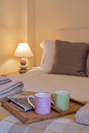 3 bedrooms, desk, iron/ironing board, WiFi