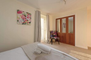 3 chambres, bureau, fer et planche Ă repasser, Wi-Fi