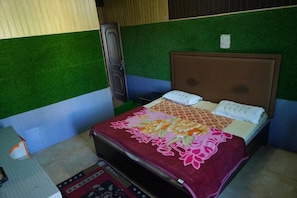 Quarto casal standard | Wi-Fi de cortesia, roupa de cama