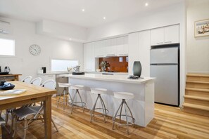 Fridge, microwave, oven, stovetop - Ebb & Flow (Blairgowrie)