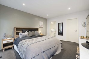 4 chambres, fer et planche Ă repasser, Wi-Fi, draps fournis