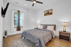 3 chambres, fer et planche à repasser, Wi-Fi, draps fournis