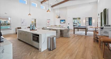 New 5 Star home with Heated SPA/ BBQ/ minutes HCA Hospital/ Cleveland clinic.
