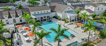 New 5 Star home with Heated SPA/ BBQ/ minutes HCA Hospital/ Cleveland clinic.