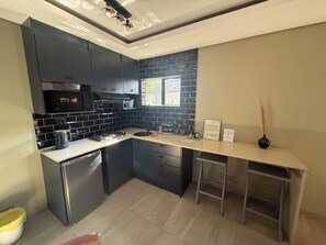 Microwave, stovetop