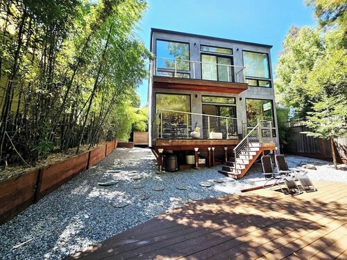 Modern Hideaway in the Redwoods