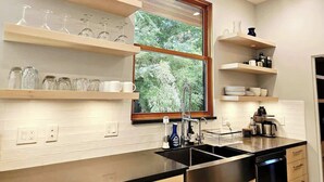 Private kitchen - Modern Hideaway in the Redwoods (Felton)