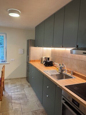 Oven, stovetop, dishwasher