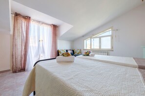 2 bedrooms, bed sheets