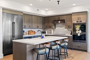 Fridge, microwave, oven, stovetop - Frisco Flats Condo - Mountain Views, Private Hot Tub, Downtown! (Frisco)