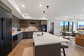 Fridge, microwave, oven, stovetop - Frisco Flats Condo - Mountain Views, Private Hot Tub, Downtown! (Frisco)