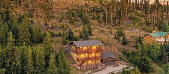 Breck Mountain Lookout - Dog Friendly Home