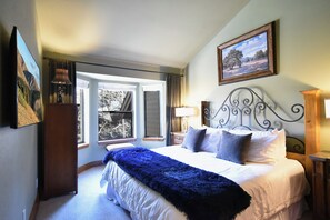 3 bedrooms, desk, free WiFi, bed sheets - Village Point Alpine Townhome - Walk to Lifts/Town, Close to Everything! (Breckenridge)