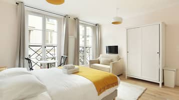 Leilighet | Skrivebord for bærbar PC, strykejern/-brett og sengetøy