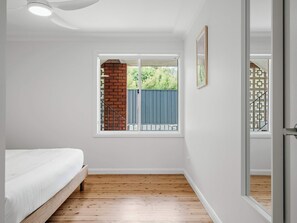 1 غرفة نوم ومكتب ومكواة/لوح كي وواي فاي