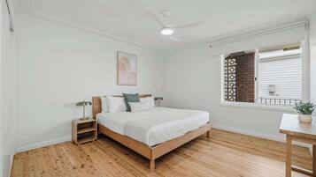 2 bedrooms, desk, iron/ironing board, WiFi