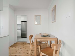 Dining - Prickly Pear Stays in Merewether - Ranclaud St, 2-bedroom (Merewether)