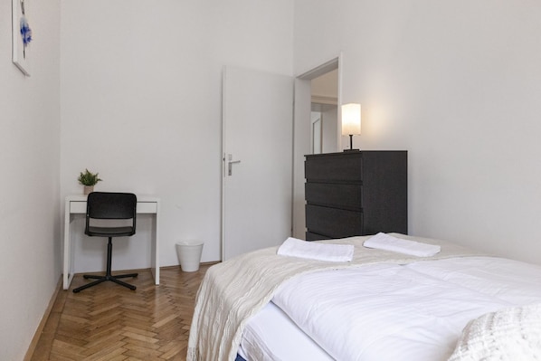 1 bedroom, WiFi, bed sheets