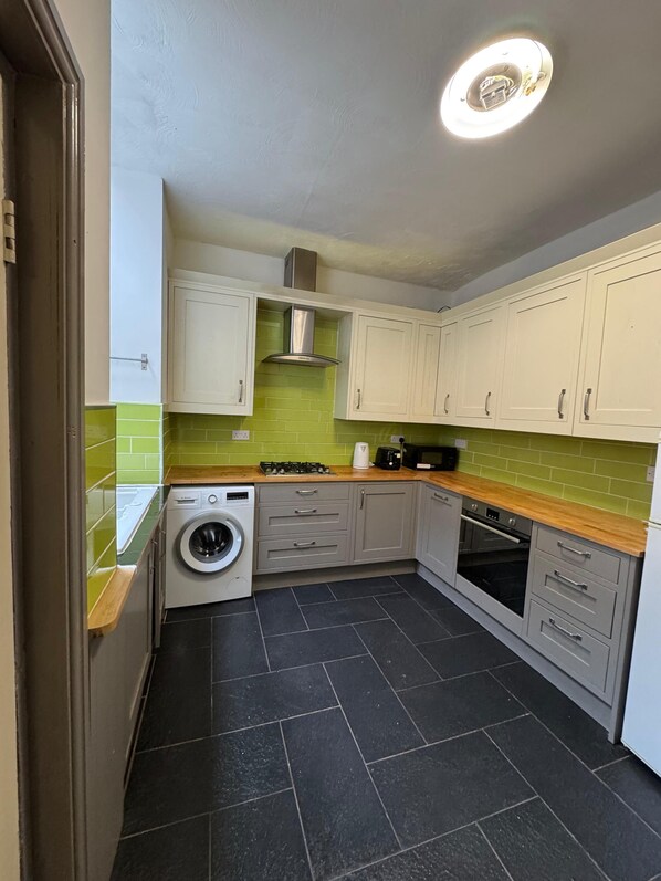 Fridge, microwave