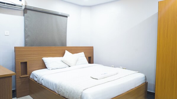 1 bedroom, internet, bed sheets