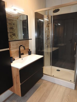 Chambre Confort | Salle de bain