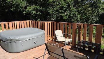 Cottage, patio, vue jardin | Bain à remous privé