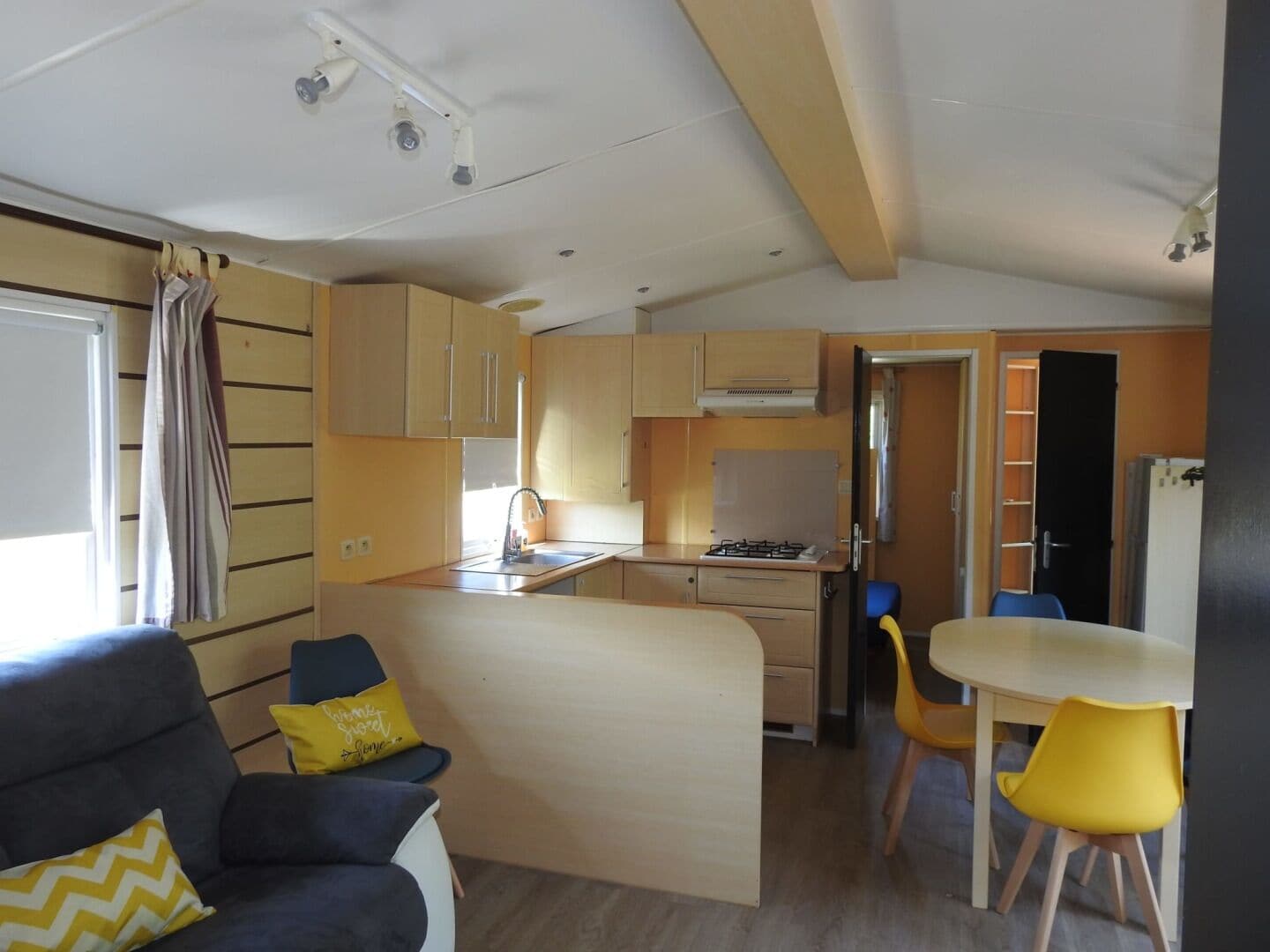 平房, 庭院, 花園景觀 | 起居區