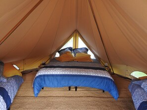 Tienda clásica, balcón, vistas al lago | Wifi gratis