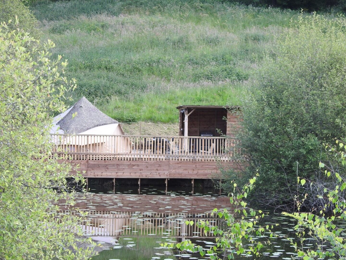 Klassieke tent, balkon, uitzicht op meer | Terras