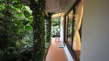 Deluxe Double Room, Garden View | Iron/ironing board, free WiFi