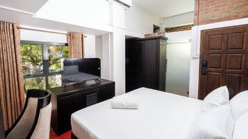 Desk, iron/ironing board, free WiFi