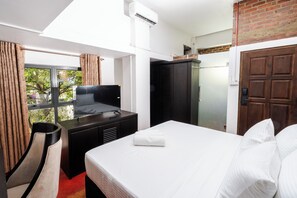 ห้องดีลักซ์ดับเบิล | โต๊ะทำงาน, เตารีด/โต๊ะรีดผ้า, Wi-Fi ฟรี