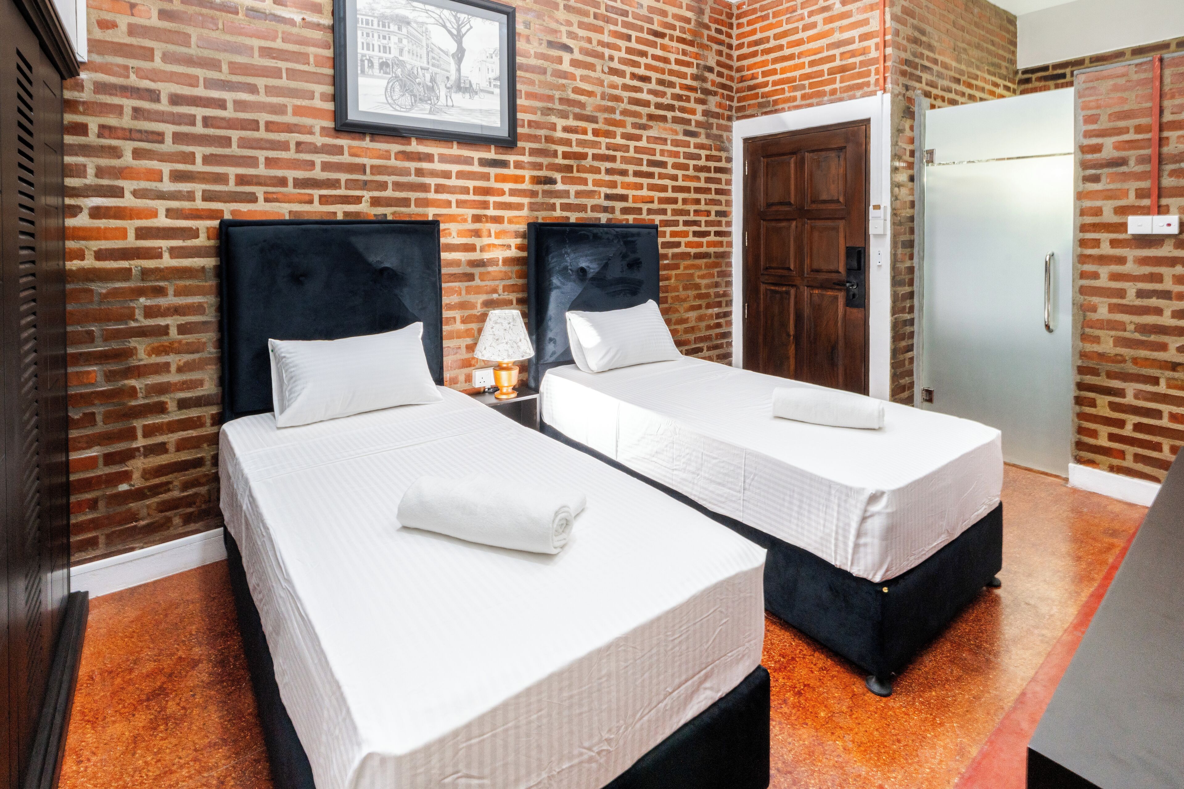 Bureau, fer et planche à repasser, Wi-Fi gratuit