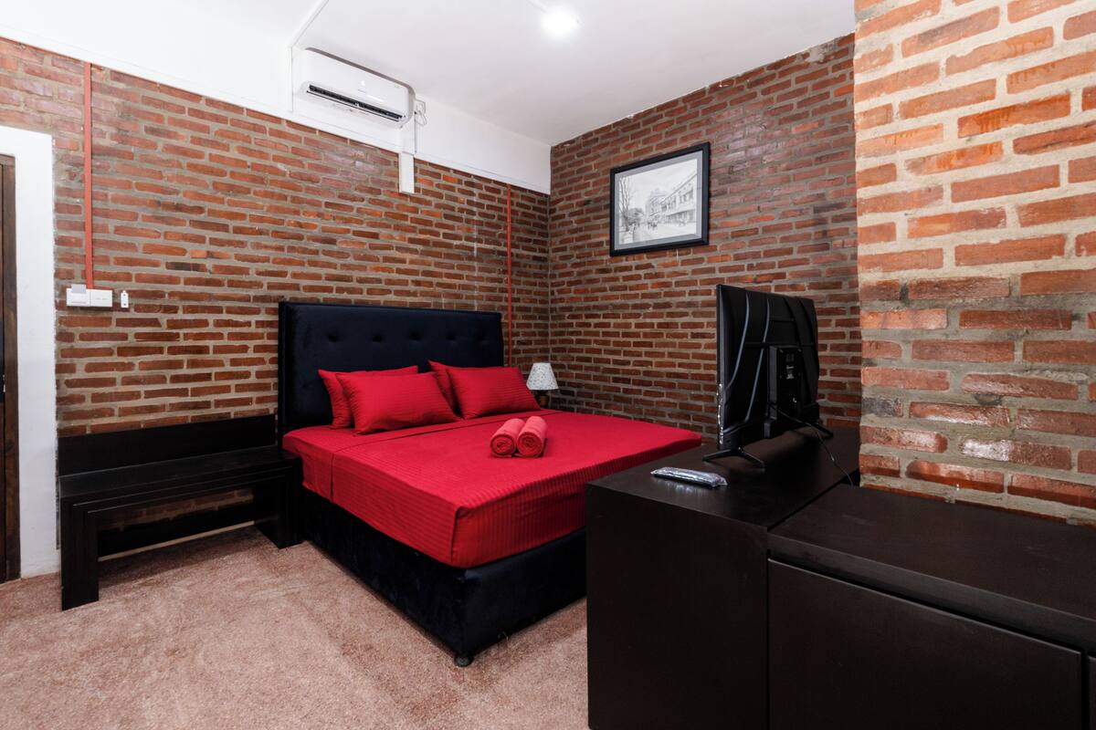 Phòng Suite Deluxe | Bàn, bàn ủi/dụng cụ ủi quần áo, truy cập Internet không dây miễn phí