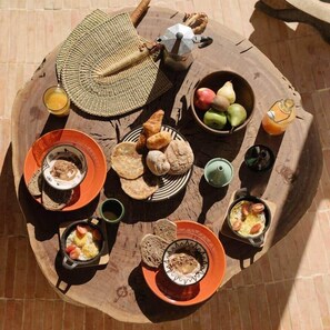 Outdoor dining - Moonlight Yurt w/Air Con, Garden & Stone Bathroom (Sidi Kaouki)