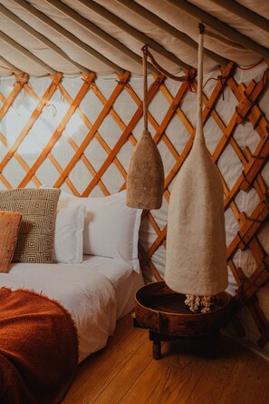 1 bedroom, in-room safe, iron/ironing board, WiFi - Moonlight Yurt w/Air Con, Garden & Stone Bathroom (Sidi Kaouki)