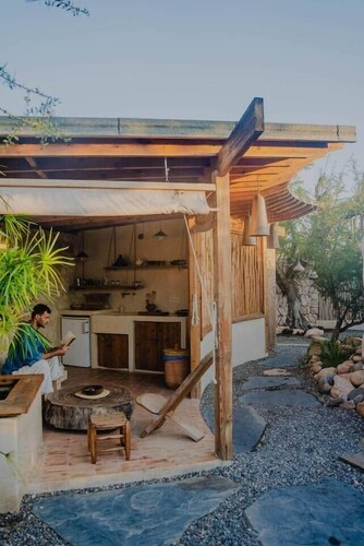 Moonlight Yurt w/Air Con, Garden & Stone Bathroom