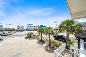 Property grounds - Beach House | Private Pool | 1 Min Walk to Beach | Sleeps 11 (Gulf Shores)